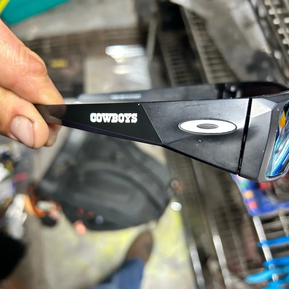 Black Wearable Glasses